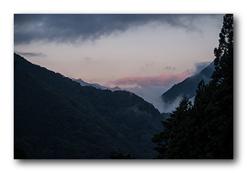 雲取山〜石尾根縦走・鴨沢山の家