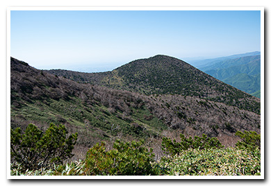 南月山