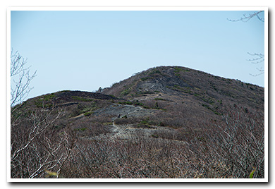 南月山