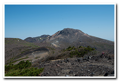 南月山