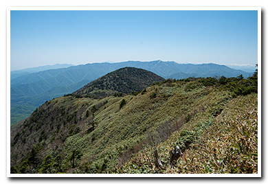 南月山