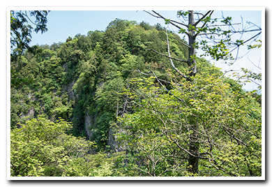 石裂山