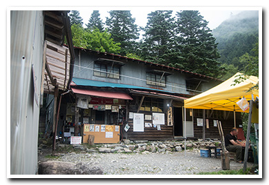 白峰三山・大門沢小屋